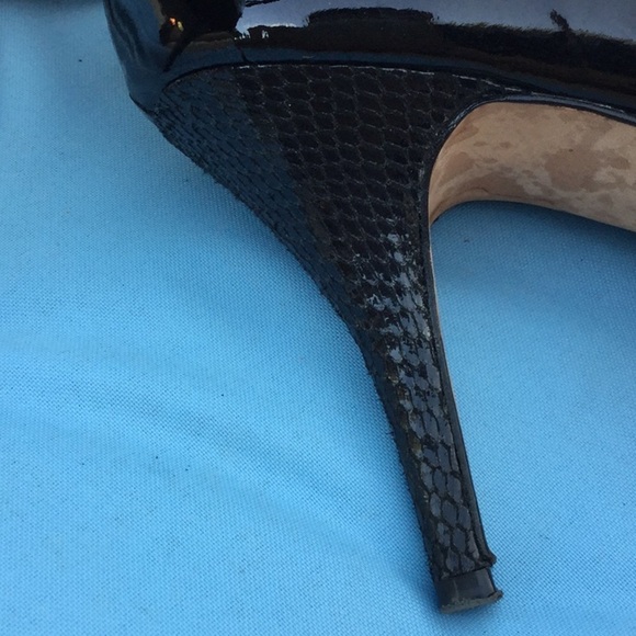 White Hse black mkt classic black patent heels - Picture 3 of 6